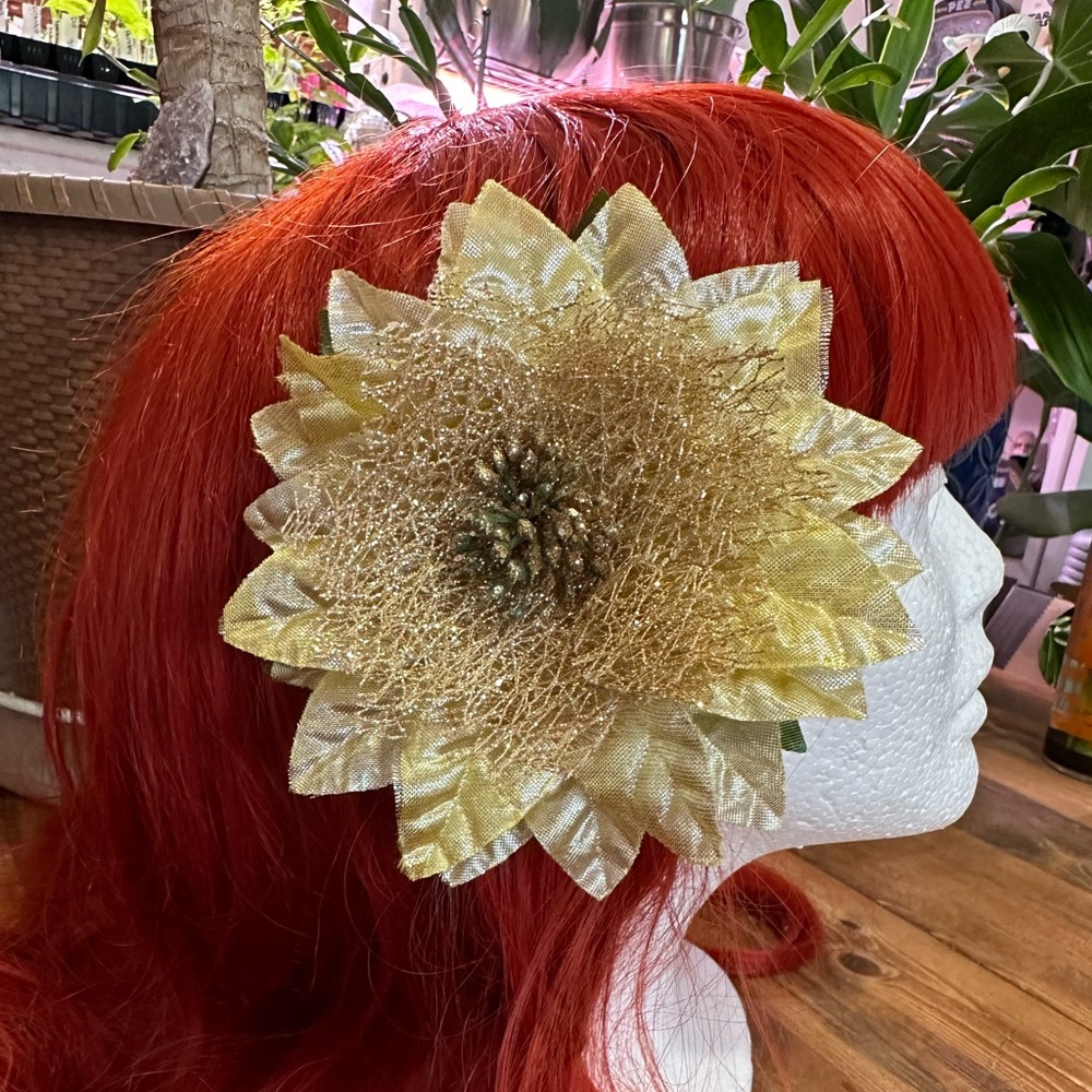 Flower hair clip